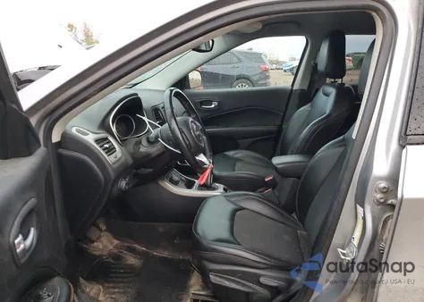 2018 Jeep Compass Latitude из США, поврежденный, VIN 3C4NJDBB6JT185507